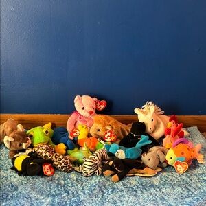 17 Ty Beanie Babies Plush Toy Collection - Pink, Yellow, Blue, and More